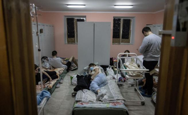 Русия бомбардира две болници в Украйна