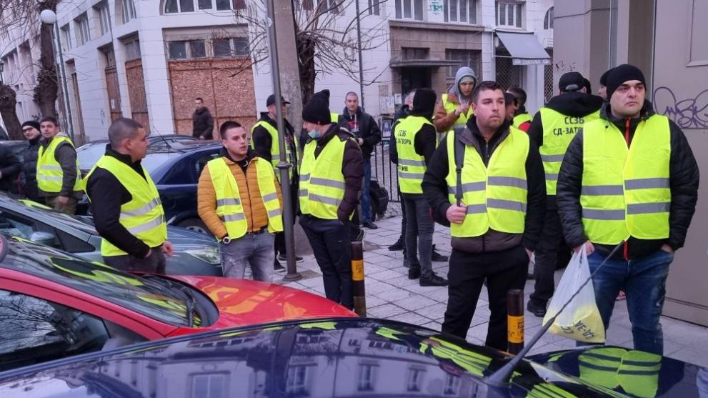 Служители на полицията и пожарната в Пловдив излязоха на мълчалив