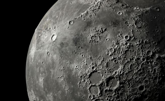 Ледът на Луната може да идва от древни вулкани