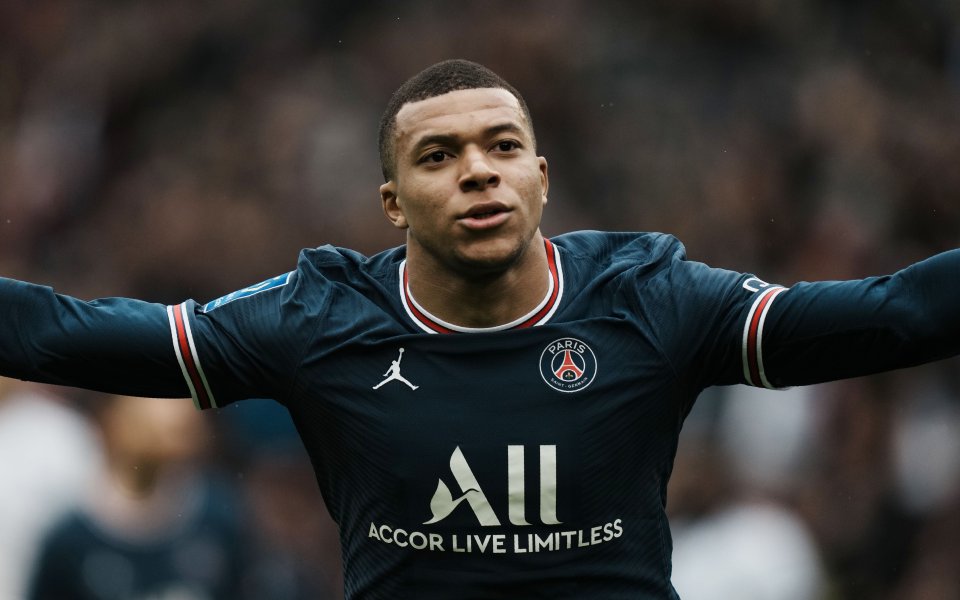 Отборите на Пари Сен Жермен и Бордо играят при в