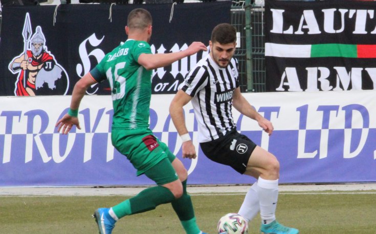 Локо Пд пречупи Берое в мач с два червени картона