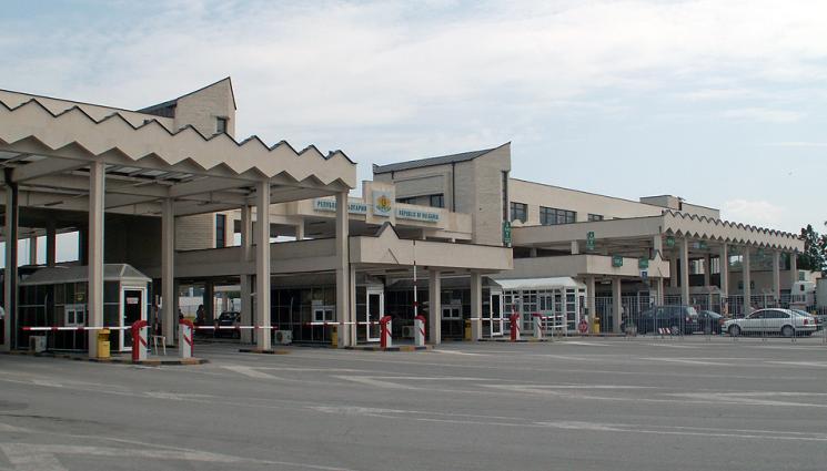 Кулата - ТЪРПЕНИЕ МУ Е МАЙКАТА: Километрични опашки на ГКПП 