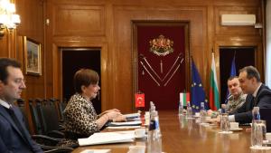 Двустранните отношения в областта на отбраната обсъдиха военният министър Драгомир