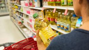 Голяма верига супермаркети се отказа от промоционалното олио на 3 69