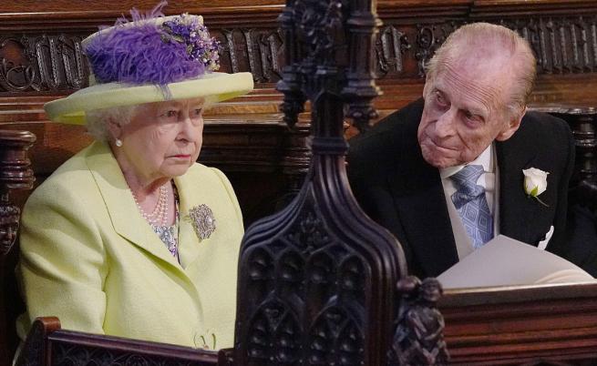 Обвиниха принц Хари в неуважително отношение към кралица Елизабет Втора