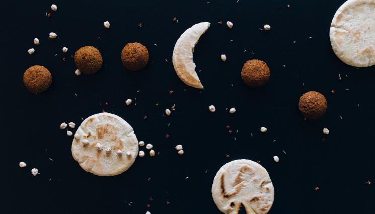 Астро - АСТРО: Луната ни дарява с чувства, Слънцето – с разум