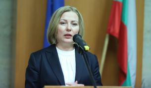 Надежда Йорданова: Целта на Радев е да излезе от президентството и да слезе на политическия терен