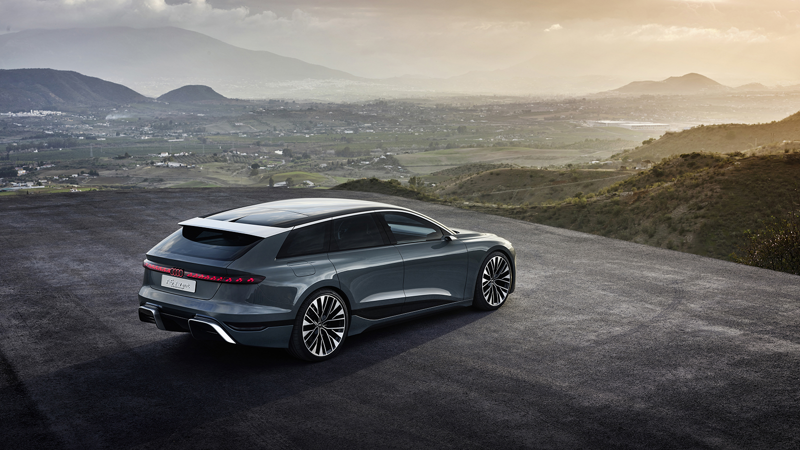 Audi A6 Avant e tron concept ?>
