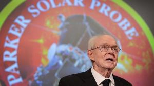 Американският астрофизик Юджийн Паркър почина на 94 годишна възраст предаде Асошиейтед