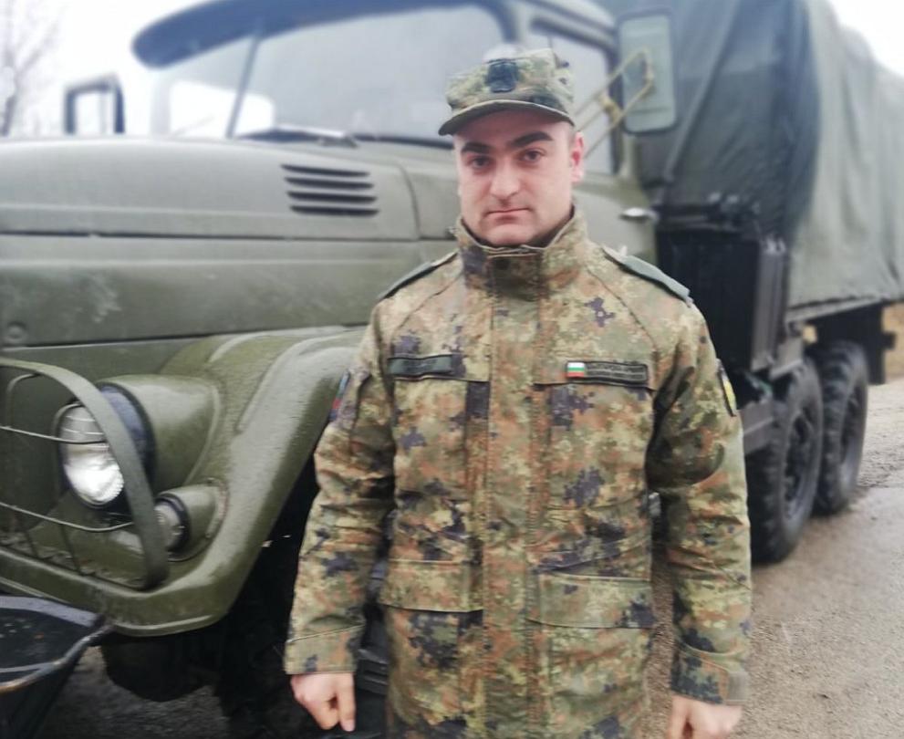 Военнослужещ спаси два човешки живота при жестоката катастрофа, станала край Благоевград