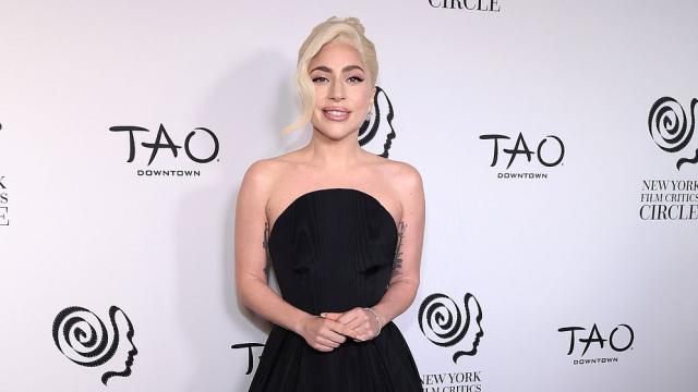 Лейди Гага ослепителна на наградите на филмовите критици в Ню Йорк (СНИМКИ)