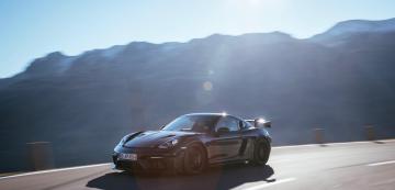 <p>Porsche 718 Cayman GT4 RS</p>