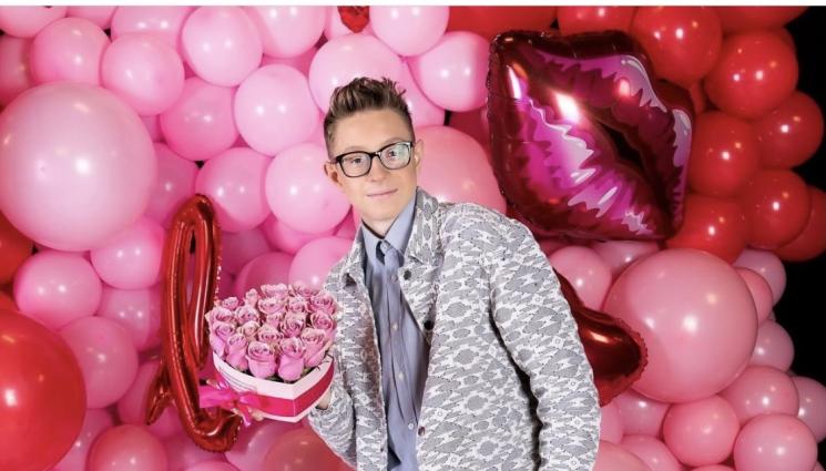 Уикенд - Певецът Алекс - Justboomy: Робърт Дауни Джуниър ме покани на кино в Берлин