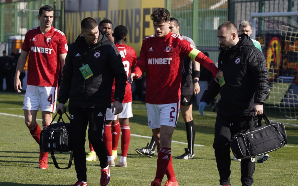 Защитникът на ЦСКА Юрген Матай е с частично разкъсване на