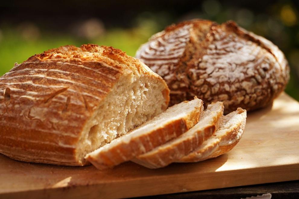 Хлябът в Хасково поскъпна с 20 стотинки, съобщиха от търговската