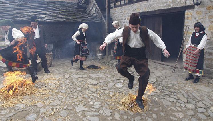 Благовещение - ВЯРА: На Благовец тръгнете  с пари в джоба