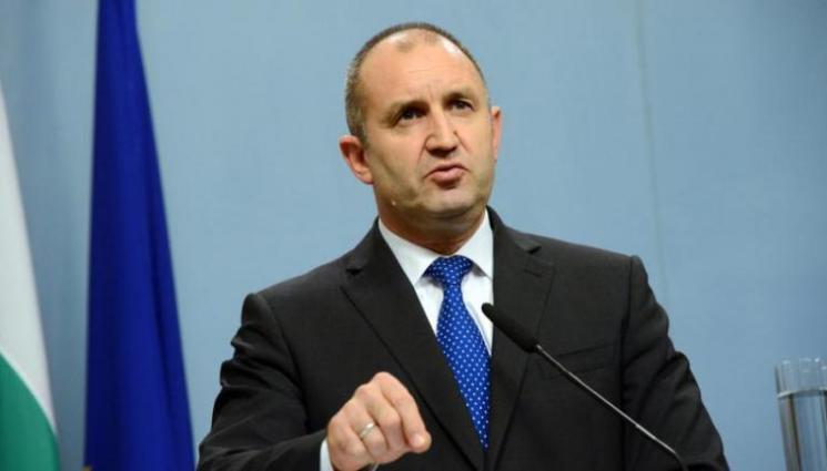 Румен Радев - ПО ТЕЛЕФОНА: Радев говори с Донфрид за РСМ, осъдиха палежа на центъра „Иван Михайлов“ в Битоля