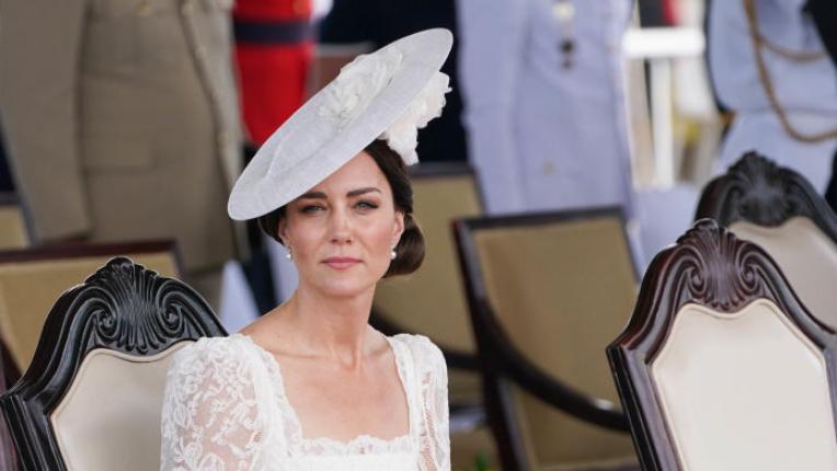  Кейт Мидълтън и принц Уилям участват на карибски боен церемониал 