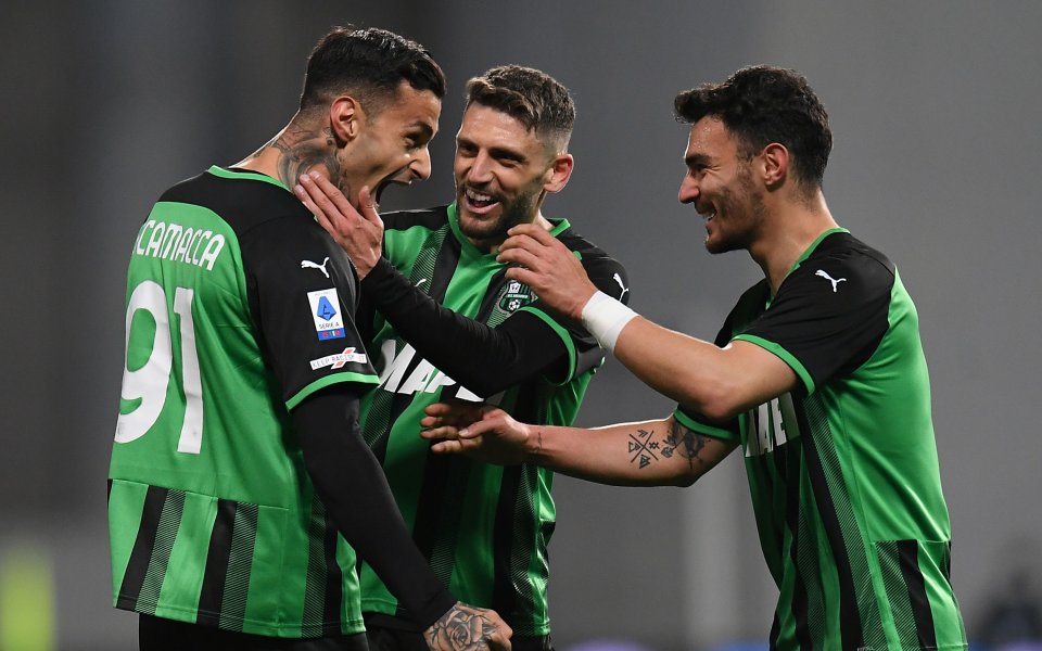 Интер може да вкара италианския национал Стефано Сенси в офертата