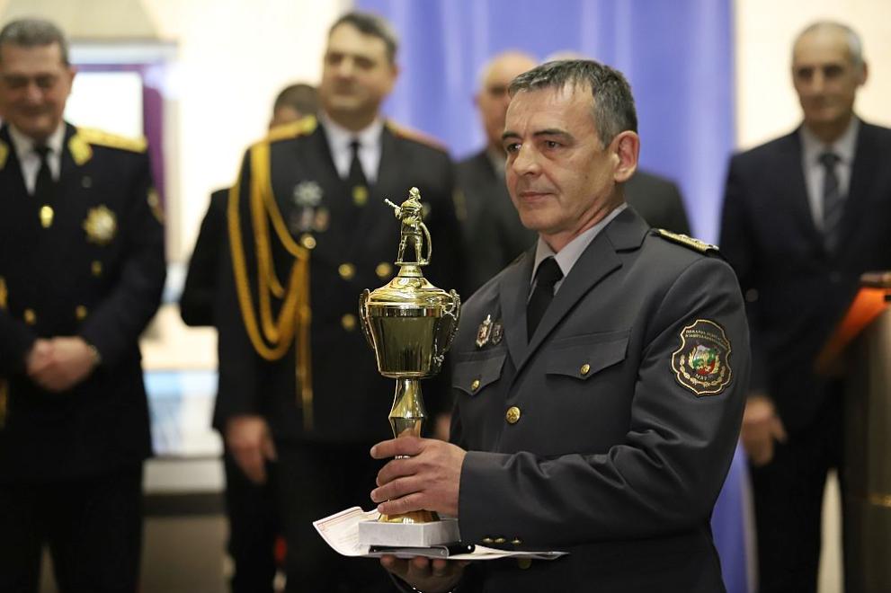 Комисар Дарин Димитров, директор на Регионална дирекция Пожарна безопасност и