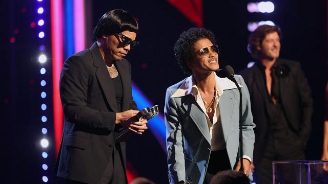 „Силк соник“ ще открият церемонията за наградите „Грами“ 