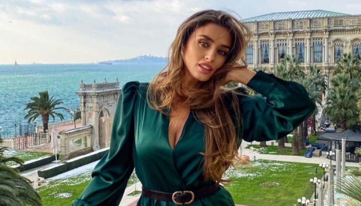 Саня Борисова - И Саня Борисова се пусна от ваната (СНИМКА)