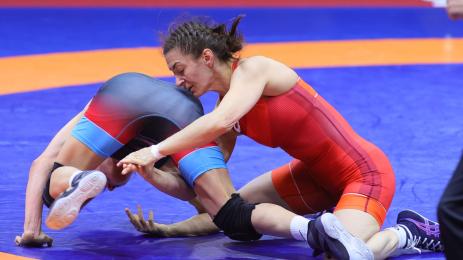 Евелина Николова