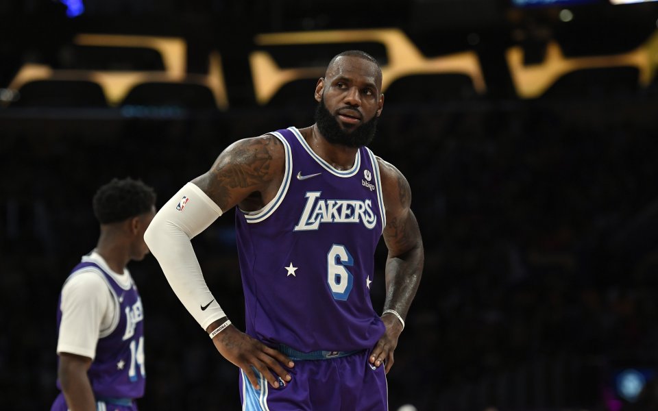 Дилан Бруукс вкара 30 точки за победата на Мемфис над