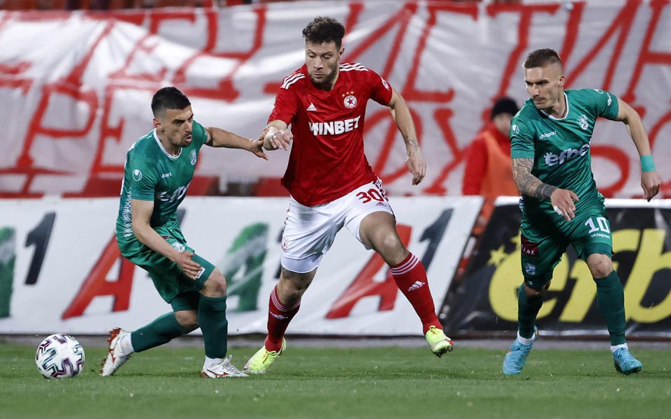 Бивше крило на ЦСКА сложи край на кариерата си