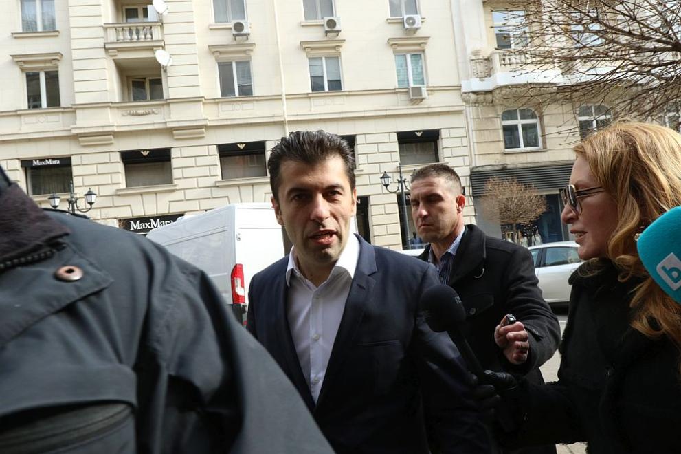 Точно в 10:00 ч. днес министър-председателят Кирил Петков пристигна в