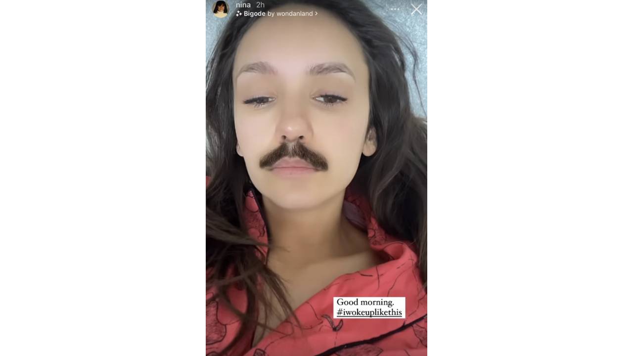 Нина Добрев