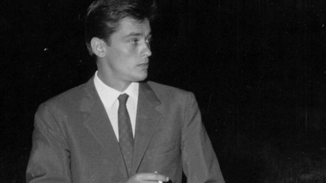 Животът на Ален Делон: Детство в затвора и любовник на най-красивите жени