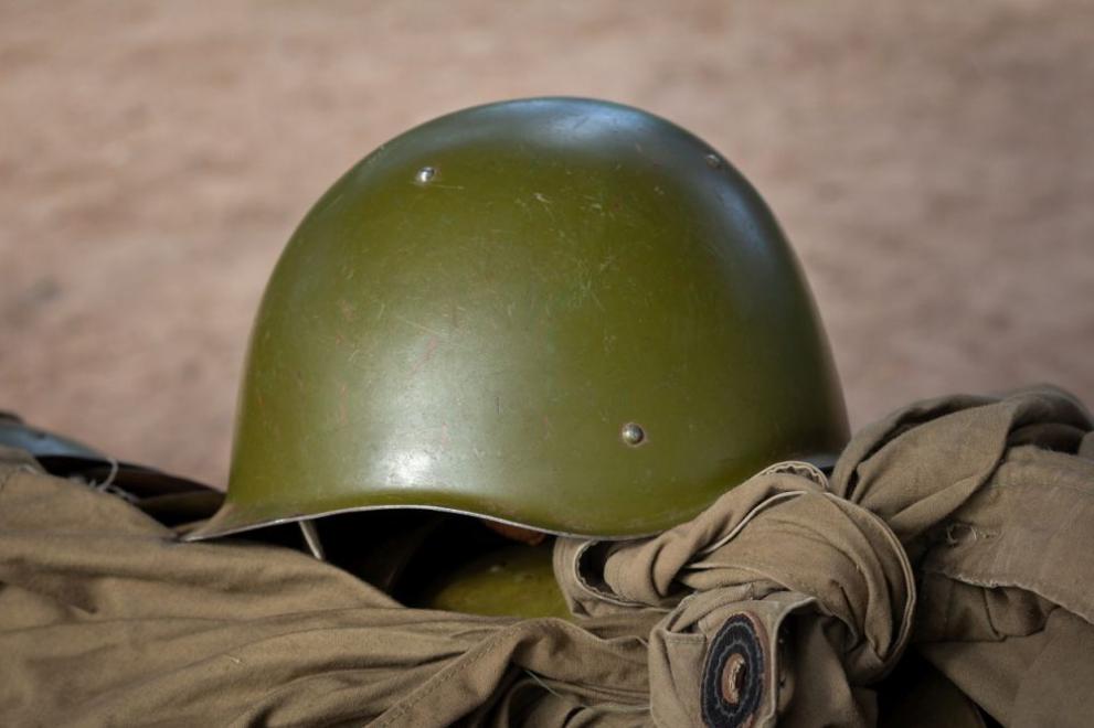 Група тежко въоръжени мъже в Мали са убили най-малко 20