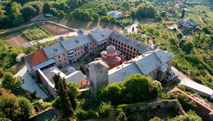 вяра - ВЯРА: Чудотворните мощи напуснаха манастира „Ксенофонт“ за първи път от 2 г.