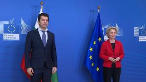 Премиерът Кирил Пеков приветства председателят на Европейската комисия Урсула фон