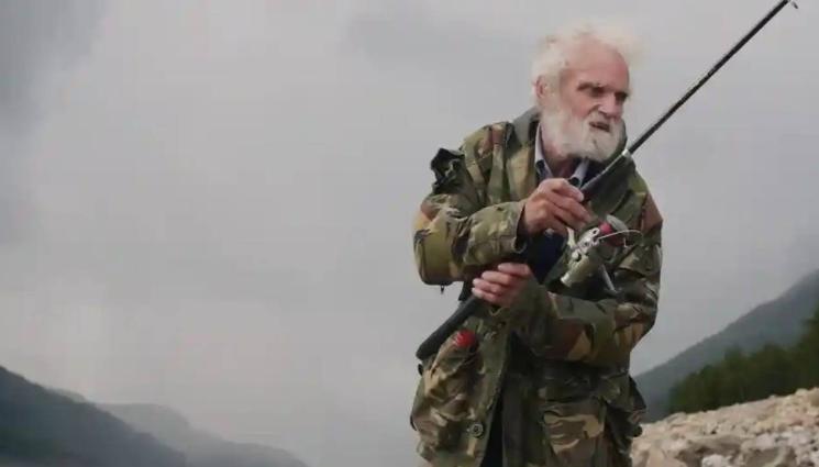 отшелник - ЗЛАТНО ВРЕМЕ: Робинзон Крузо на нашето време живее 40 години като отшелник в горите на Шотландия