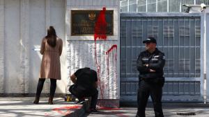 Руско посолство боя
