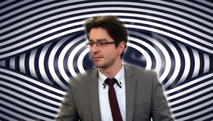 Атанас Атанасов министър - СЕЛФИ ЗА МИЛИОНИ: Министър намига от кабинета си, взриви мрежата (ВИДЕО)