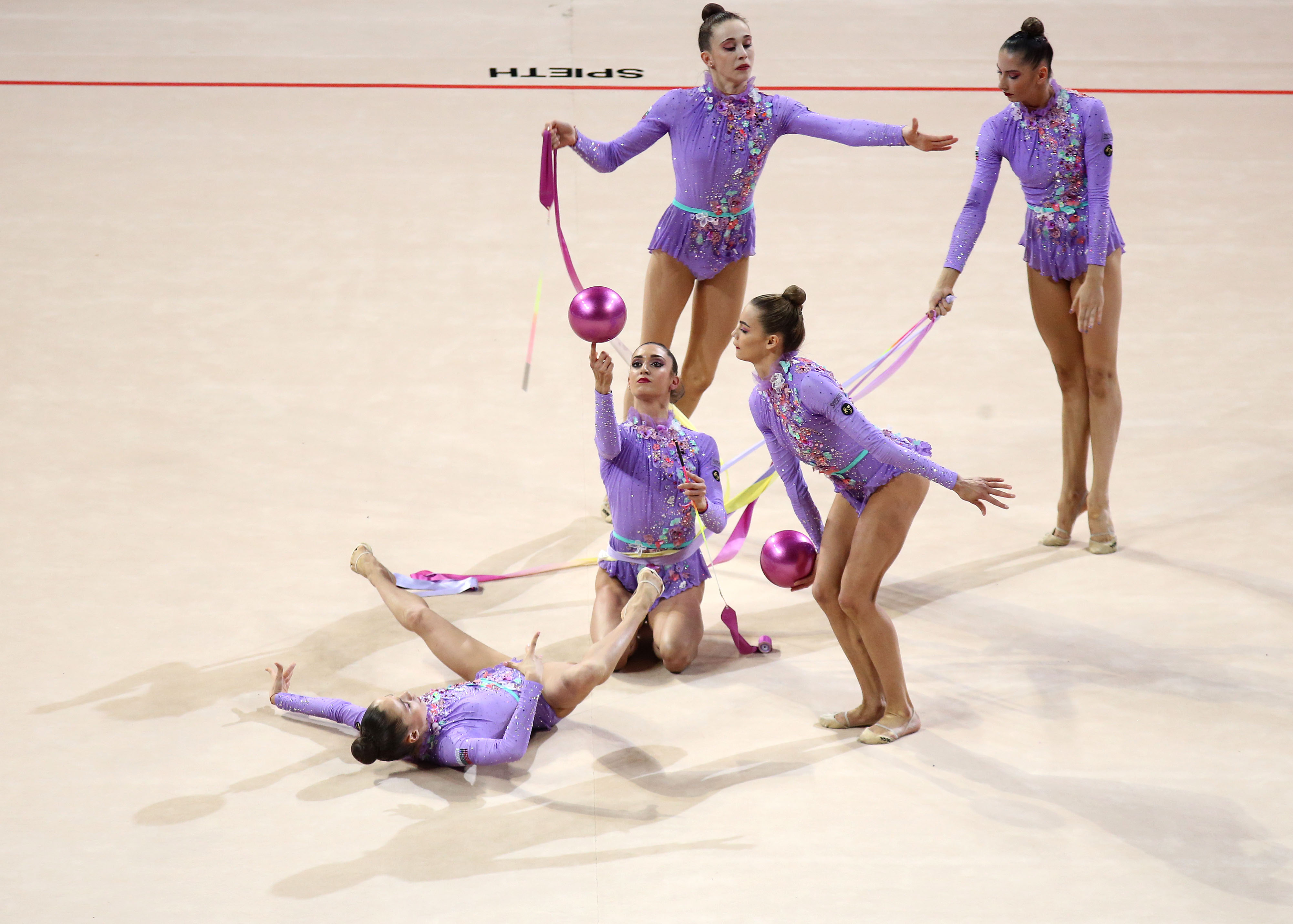 ансамбъл по художествена гимнастика