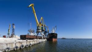 Пристанището на украинския град Мариупол превзет от руските сили е