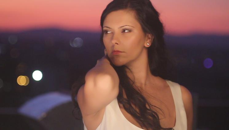 Светла Иванова - Певицата и писателка Светла Иванова: Показвам как да дишат правилно на улицата