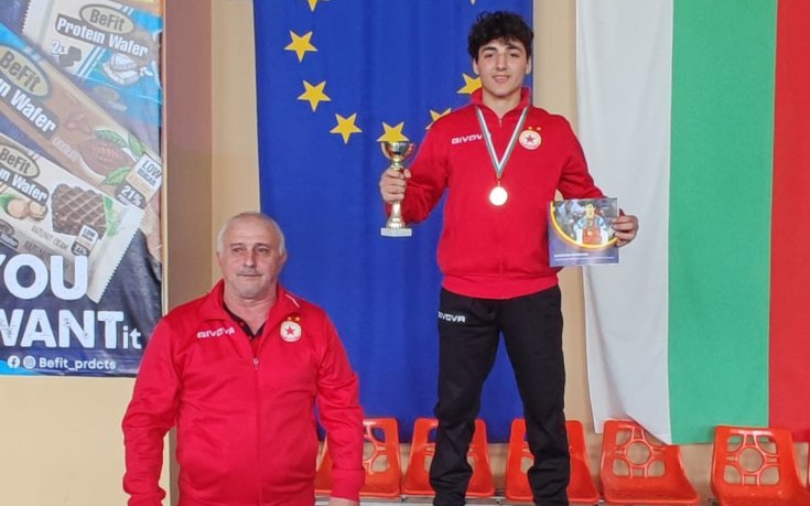 Гриша Назарян спечели титла и приз в Сливен