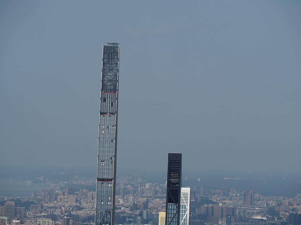 Панорамата на Манхатън се обогати с още една забележителност -
