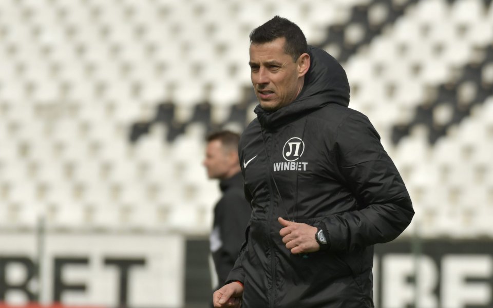 Новият старши треньор на Локомотив Пловдив Александър Томаш проведе първо