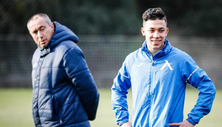 Филип Кръстев - Феновете пречупиха и Филип Кръстев, халфът готов да остане в Левски, но мисията е почти невъзможна