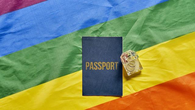  Мъж, жена или... X: САЩ пусна полово неутрални паспорти 