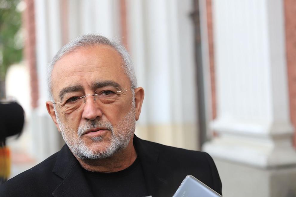 Мариус Донкин апелира за оставката на министъра на културата Атанас