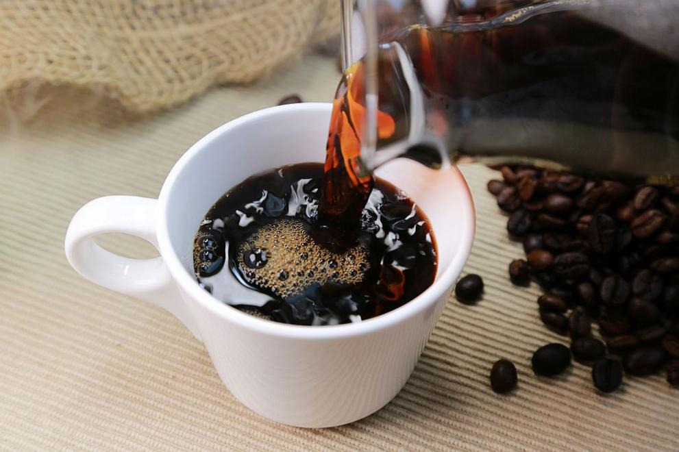 Кафето съдържа антиоксидантните полифеноли. Благодарение на тях тази напитка забавя