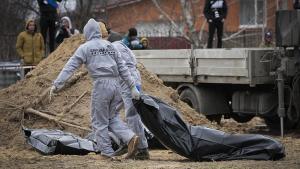 Телата на най малко шестдесет и петима мигранти са били открити