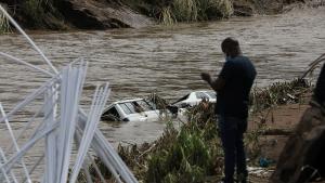Броят на загиналите от проливни дъждове и наводнения в провинция